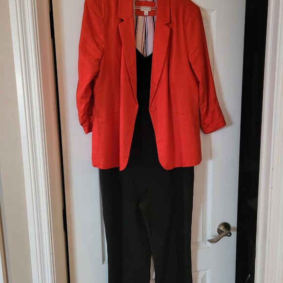 NWT – RW&Co. Jumpsuit. Size 12. Black. Beautiful - Picture 3 of 3